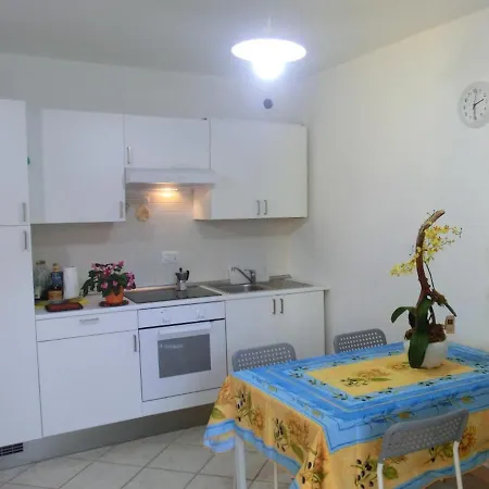 Very Studio With Private Garden And Swimming Pool *